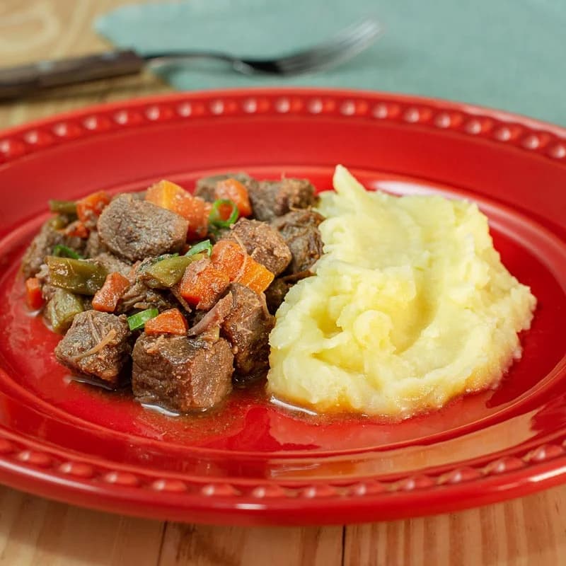Picadinho de carne e vegetais com purê de batata inglesa 0% lactose