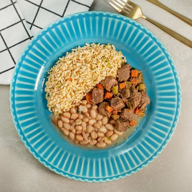 Picadinho de Carne com Arroz Integral e Feijão
